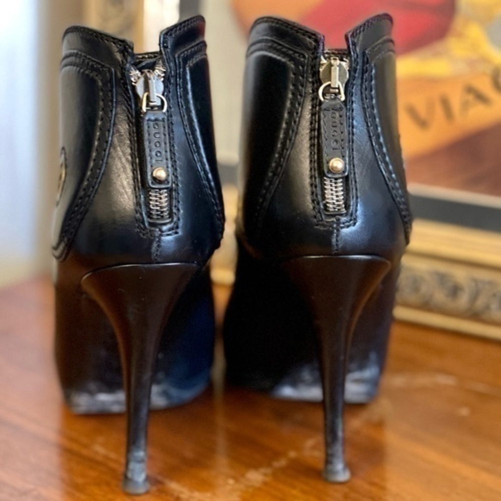 Beautiful 100% authentic Gucci black leather high heeled booties! - Picture 5 of 13